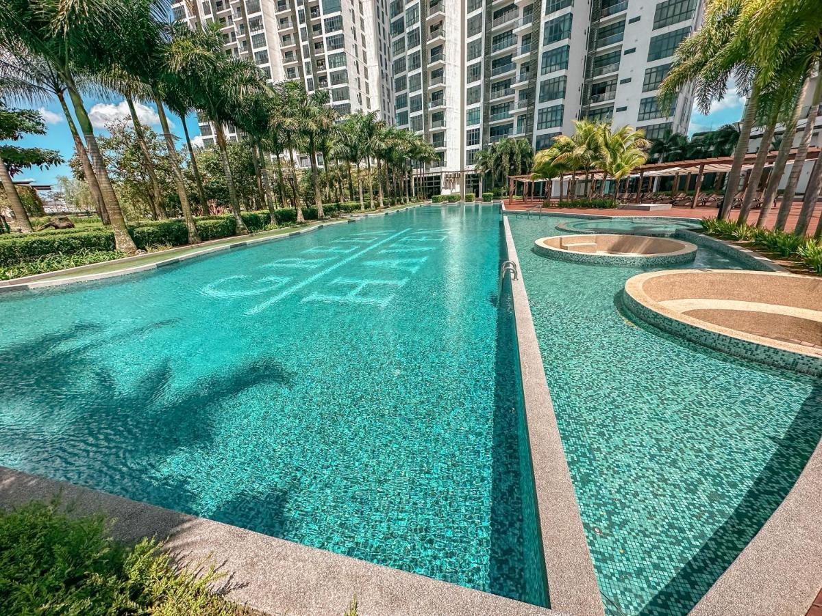 Starry Homes @ Green Haven 2Beds 2Bath+Pool View マサイ エクステリア 写真